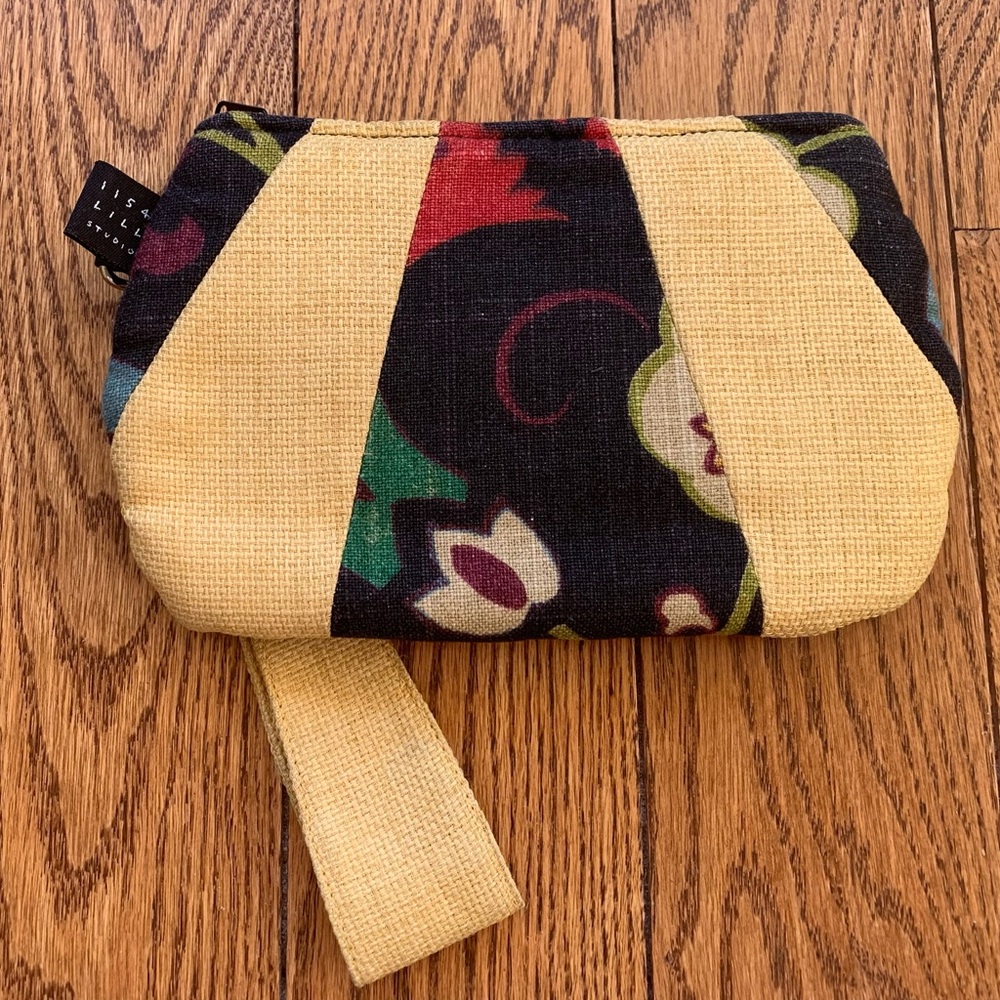 1154 LILL STUDIO Wristlet